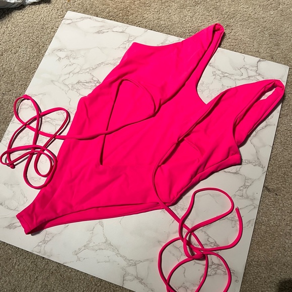 Pink open back bathing suit - Picture 4 of 4